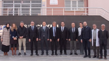 Rektör Prof. Dr. Aksoy, lise öğrencileriyle bir araya geldi